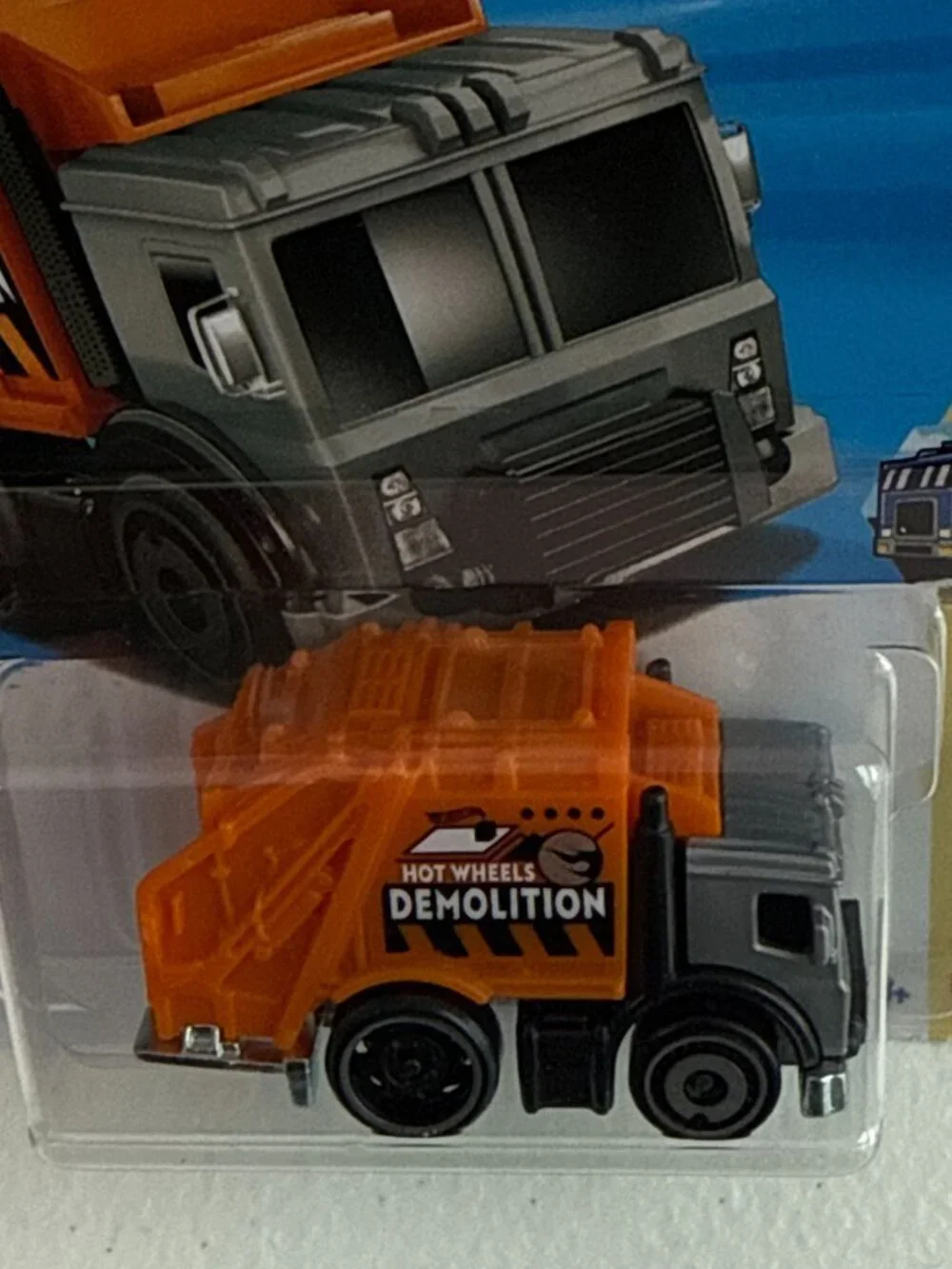 Hot Wheels Total Disposal HW Heavyweights Garbage Truck 2026